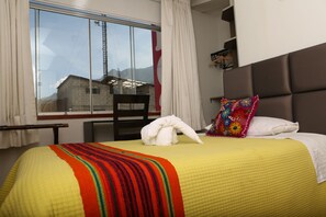 Desk, soundproofing, iron/ironing board, free cribs/infant beds - Hotel Mica (Abancay)