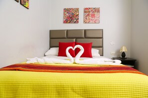 Desk, soundproofing, iron/ironing board, free cribs/infant beds - Hotel Mica (Abancay)
