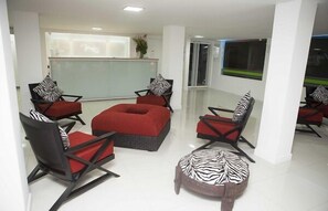 Lobby sitting area - Yaque Beach Hotel (Díaz)