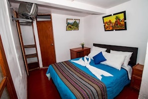 Double Room | Iron/ironing board, free WiFi - Hostal Pumakiru (Cusco)