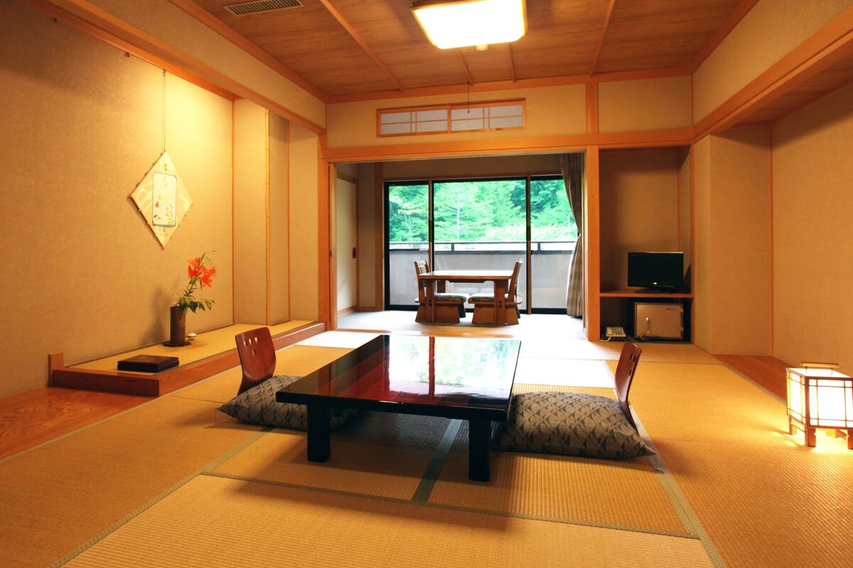Japanese-Style Superior Room | In-room safe, desk, WiFi (free), bed sheets