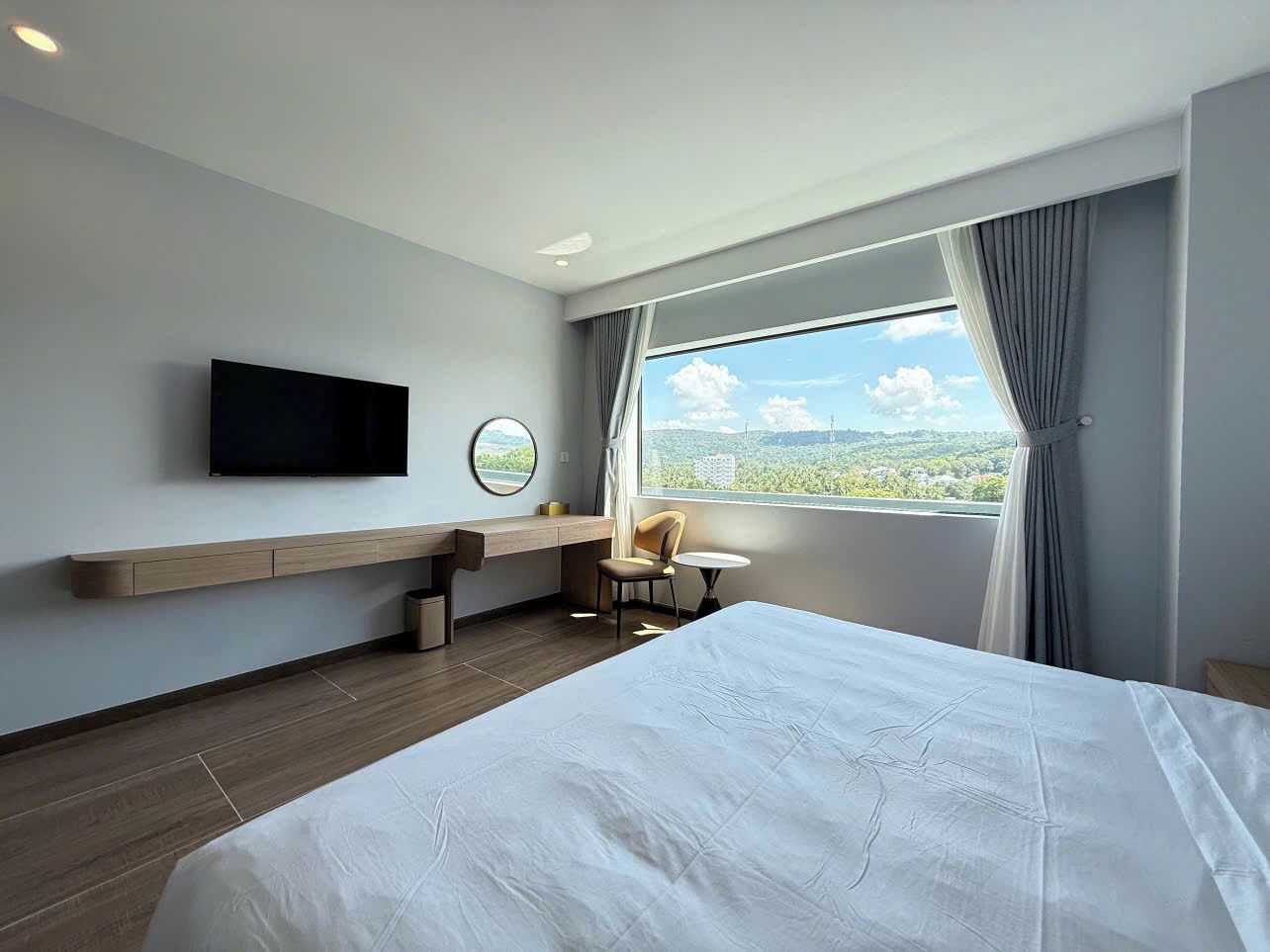 标准房 | 迷你吧、客房内保险箱、办公桌、隔音