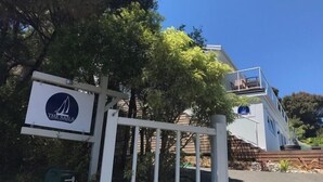 Property entrance - The Sails (Russell)