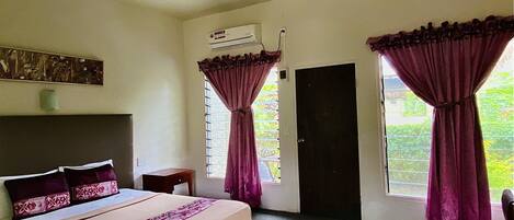 Deluxe-Doppelzimmer (A/C) | 1 Schlafzimmer, Schreibtisch, kostenloses WLAN, Bettwäsche