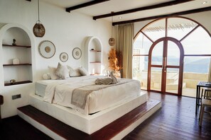 Dobbeltrom – premium, 1 kingsize-seng, fjellutsikt | Skrivebord, skrivebord for bærbar PC, wi-fi (inkludert) og sengetøy