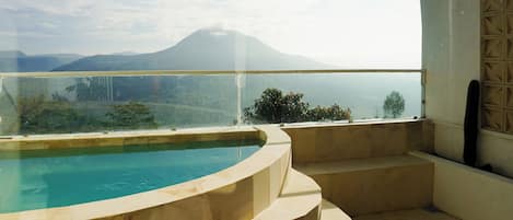 Premium Double Room, 1 King Bed, Mountain View | Terrace/patio