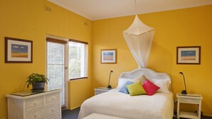 Unclassified image, 3 of 8, button - Corktree Cottage (Crafers)