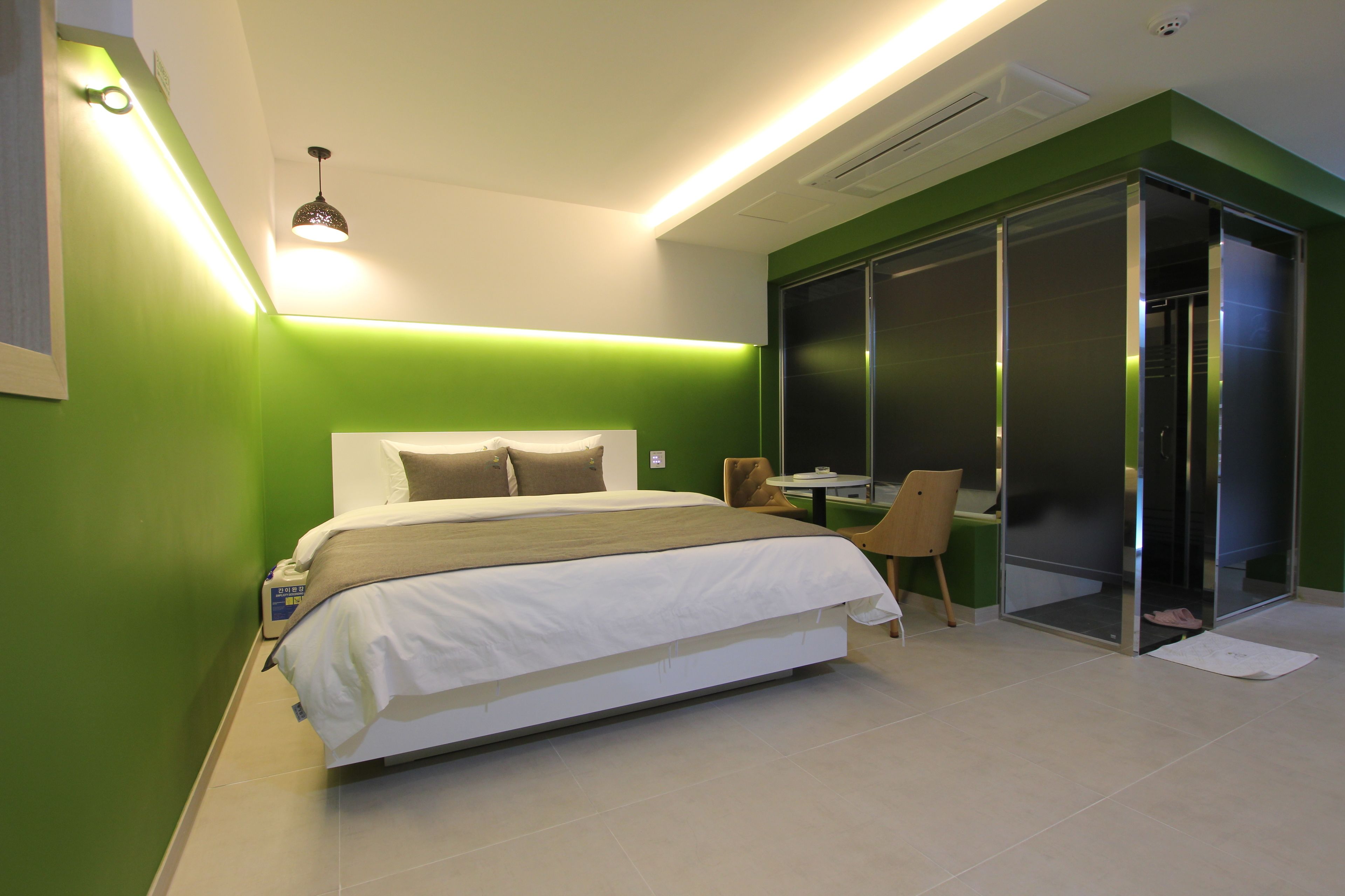 vip | premium bedding, free wifi, bed sheets