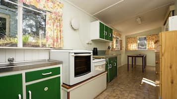 Cottage Club, 2 phòng ngủ | Bếp riêng | Tủ lạnh, lò vi sóng, nồi cơm, dụng cụ vệ sinh