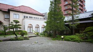 Property grounds - Suwako Hotel (Suwa)
