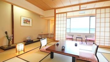 Japanese Style Superior Room with Lake View | Down comforters, in-room safe