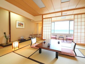 Japanese Style Superior Room with Lake View | Down comforters, in-room safe - Suwako Hotel (Suwa)