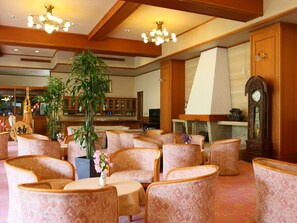 Lobby lounge - Suwako Hotel (Suwa)