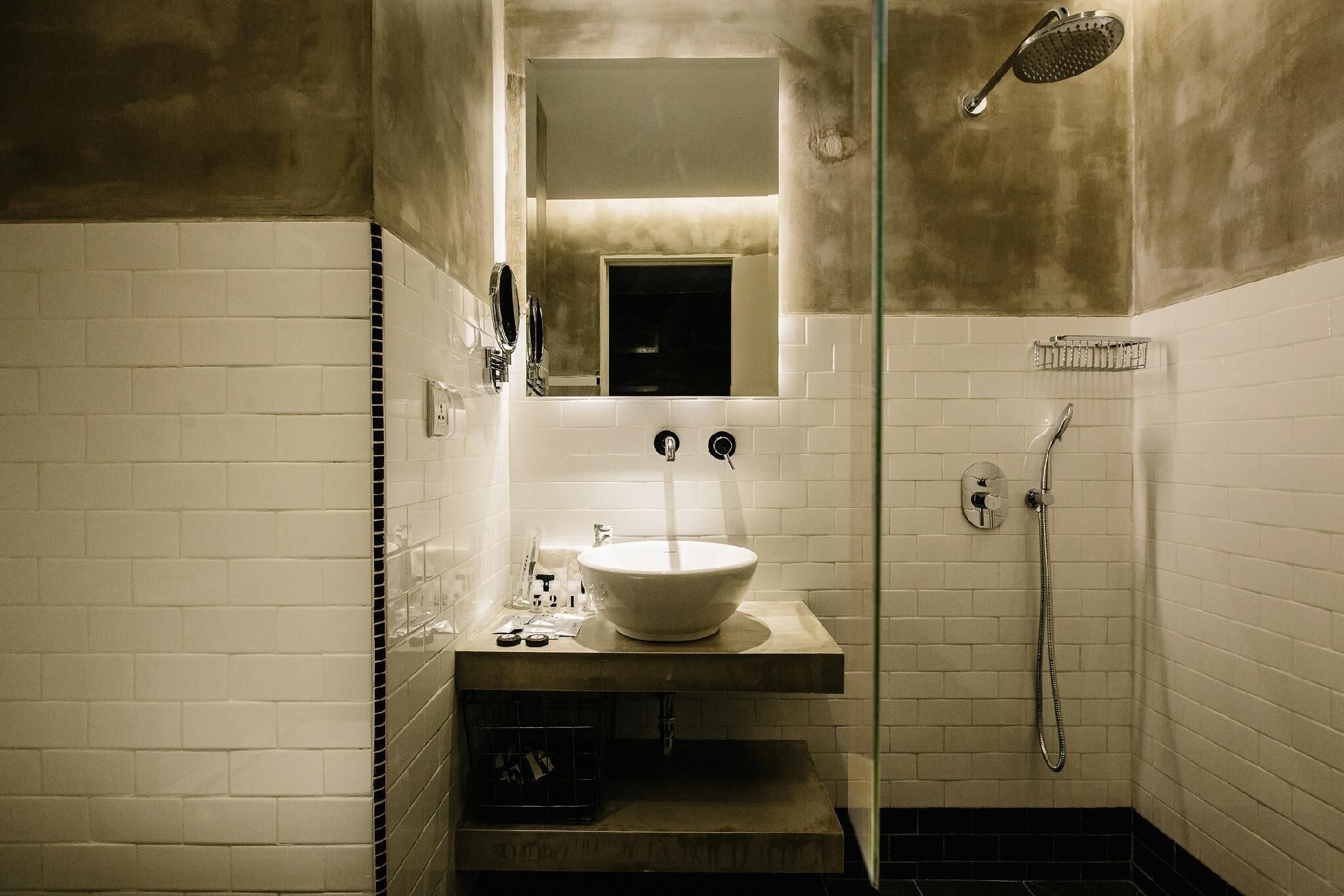 shower, free toiletries, hair dryer, slippers