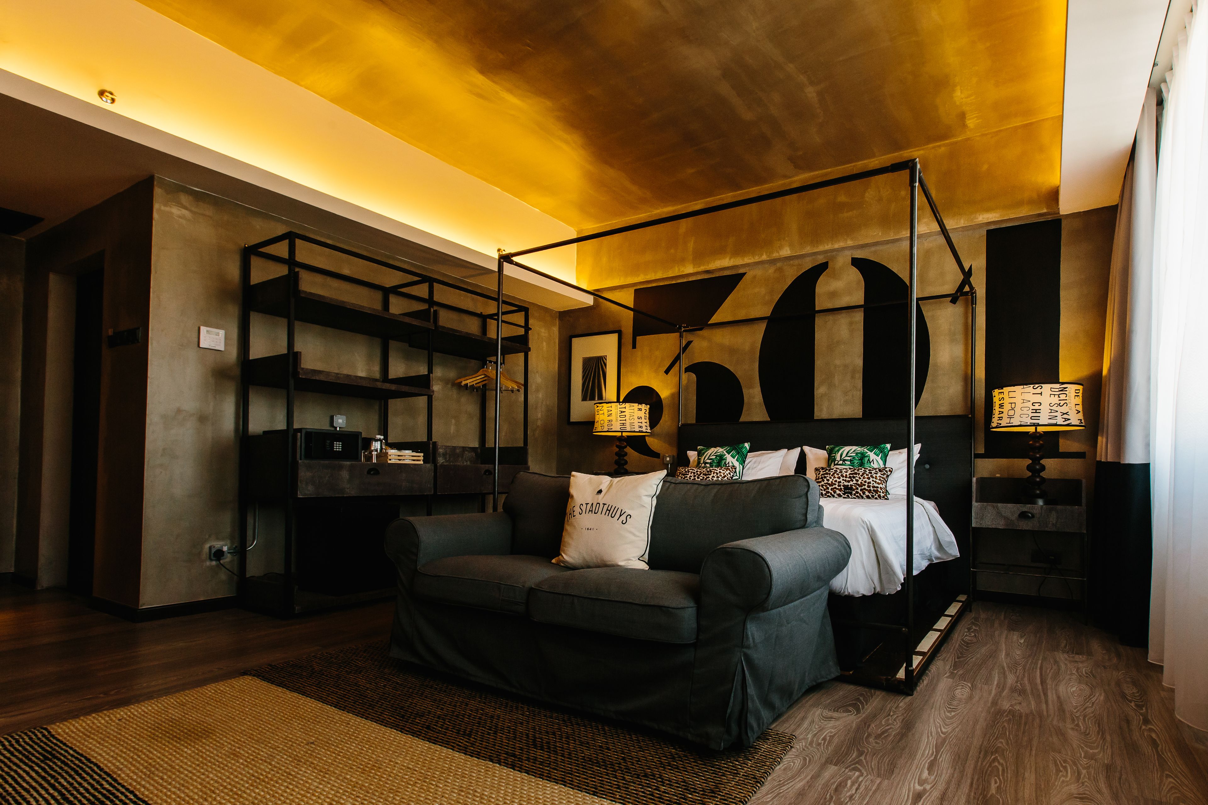 premier room, 1 king bed, city view | 1 bedroom, in-room safe, desk, soundproofing