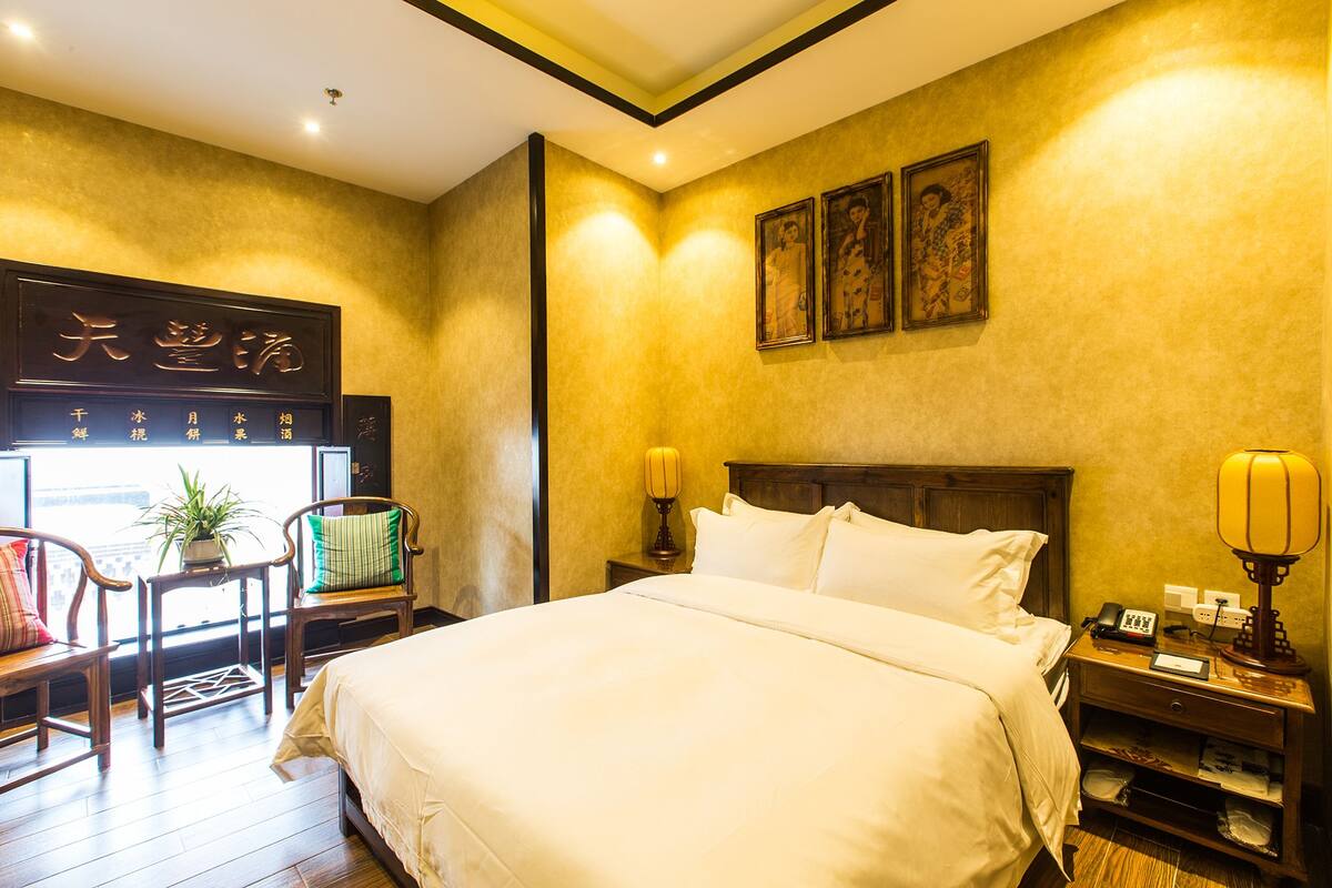 Chambre Deluxe, 1 grand lit | Décoration personnalisée, bureau, Wi-Fi gratuit