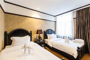 Suite Affaires | Décoration personnalisée, bureau, Wi-Fi gratuit