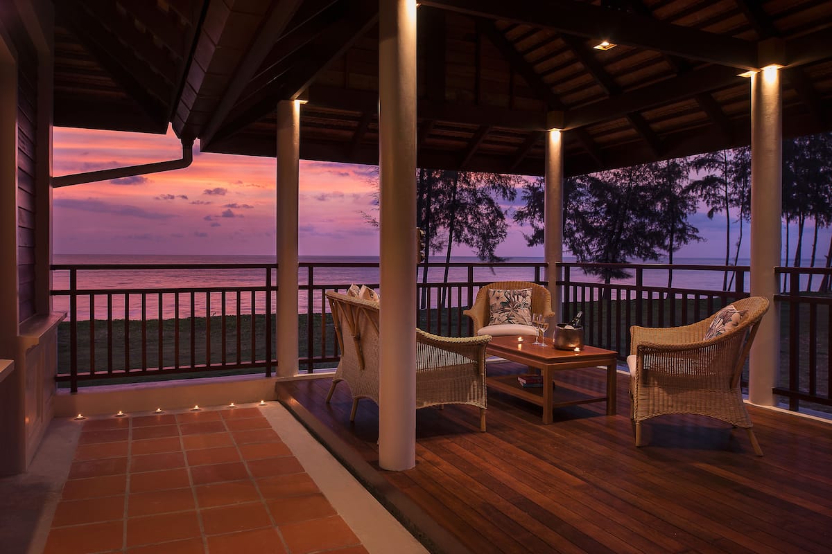 Honeymoon Villa Beachfront | Terras