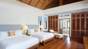 Seprai premium, bantalan ekstra lembut, minibar, dan brankas