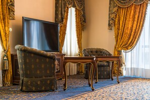 Premier Studio Suite | Minibar, in-room safe, desk, iron/ironing board - Hotel Intourist Palace Batumi (Batumi)