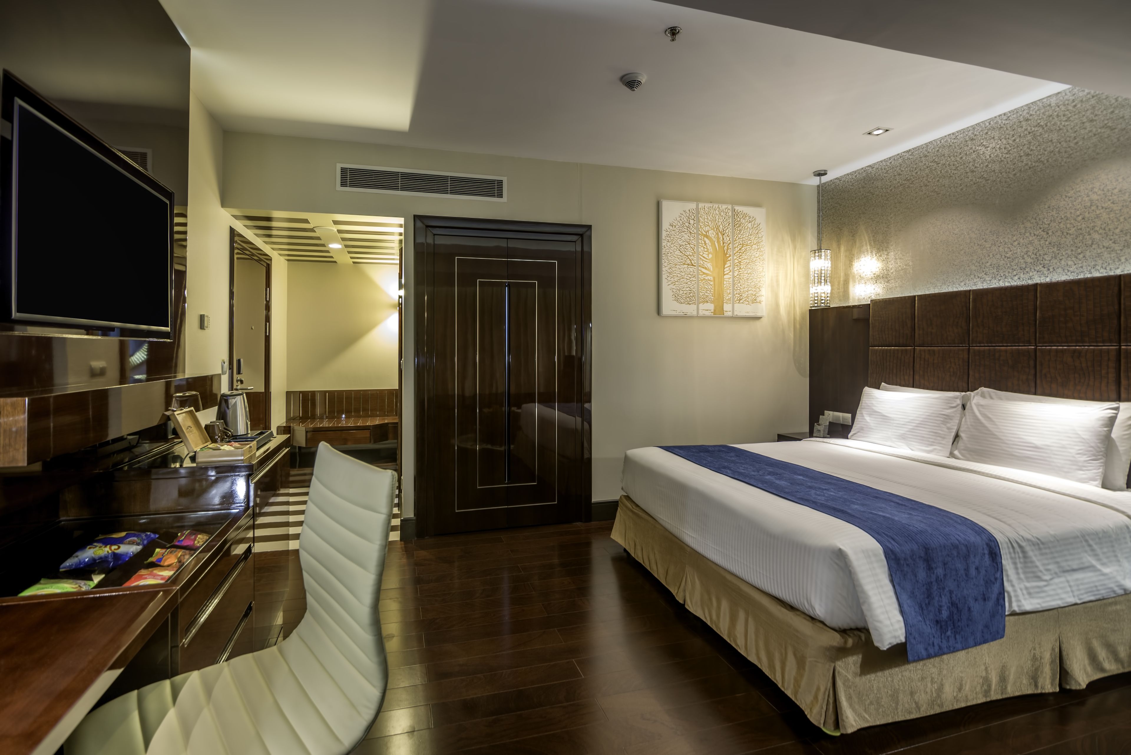 executive double room, city view | 1 bedroom, premium bedding, minibar, in-room safe
