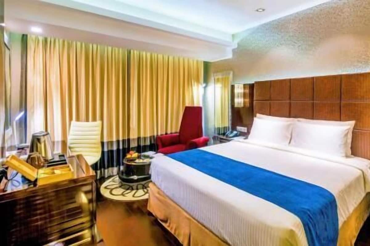 Premium bedding, minibar, in-room safe, individually decorated