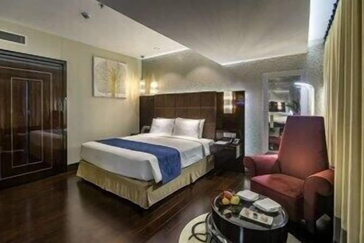 Premium bedding, minibar, in-room safe, individually decorated