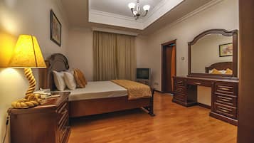 Apartment, 2 Bedrooms | 2 bedrooms, desk, iron/ironing board, free WiFi