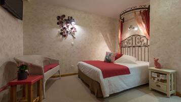 Double Room, Multiple Bedrooms | Premium bedding, individually decorated, individually furnished, desk
