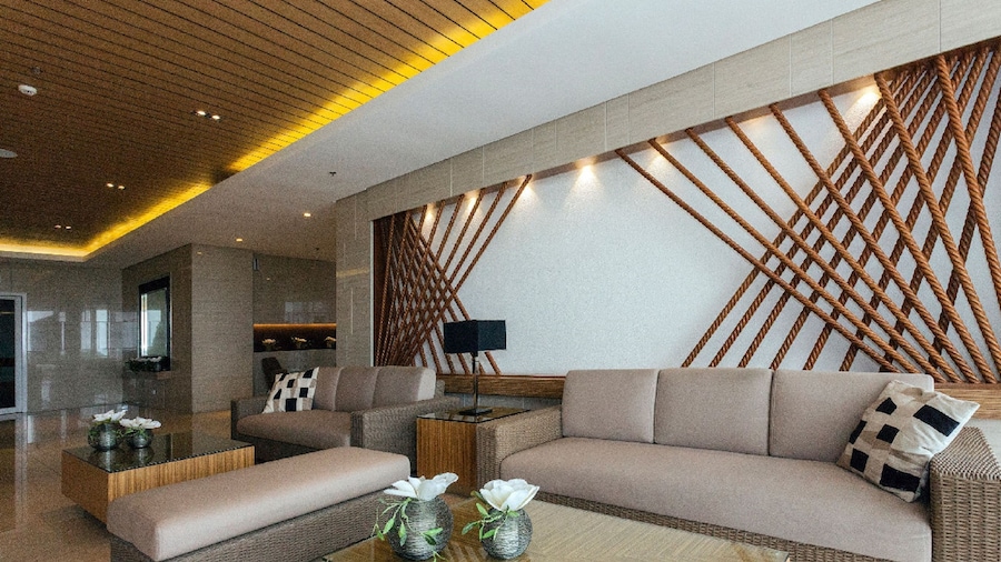 Blowing in the Wind - Lake View Apartments