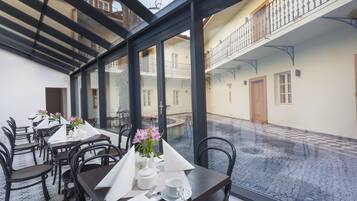 Free daily buffet breakfast