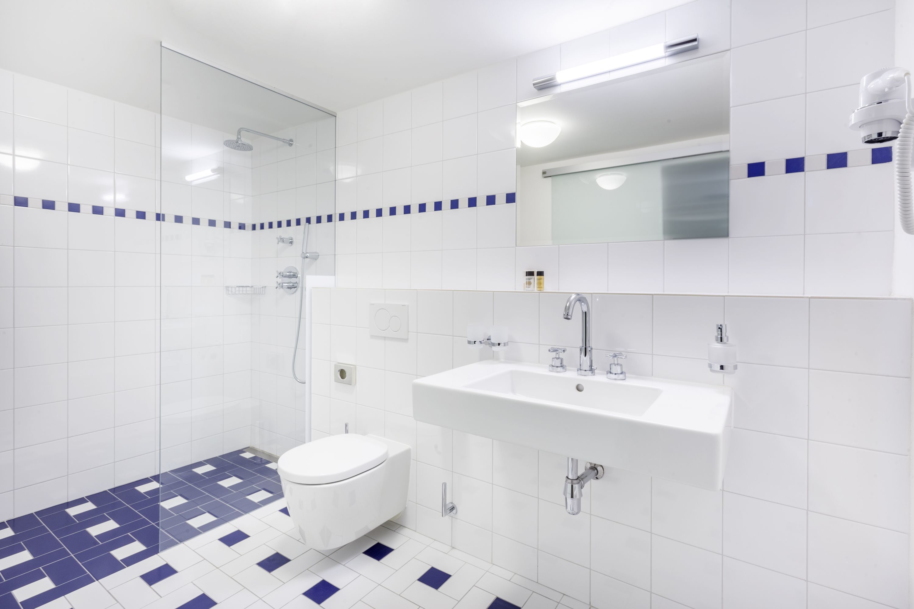 family suite, 1 bedroom | bathroom | free toiletries, hair dryer, slippers, towels