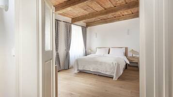 Family Suite, 1 Bedroom | In-room safe, desk, free cots/infant beds, free WiFi