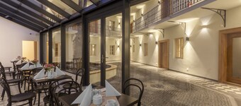 Hotel At the White Lily