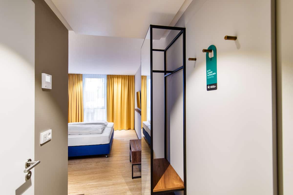 premium bedding, in-room safe, desk, iron/ironing board