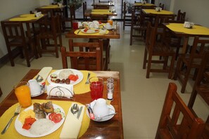 Daily full breakfast for a fee - Casa Belina Tourist Inn (Puerto Princesa)