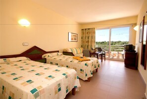 In-room safe, desk, free WiFi - Mandisur Apartments (Manacor)