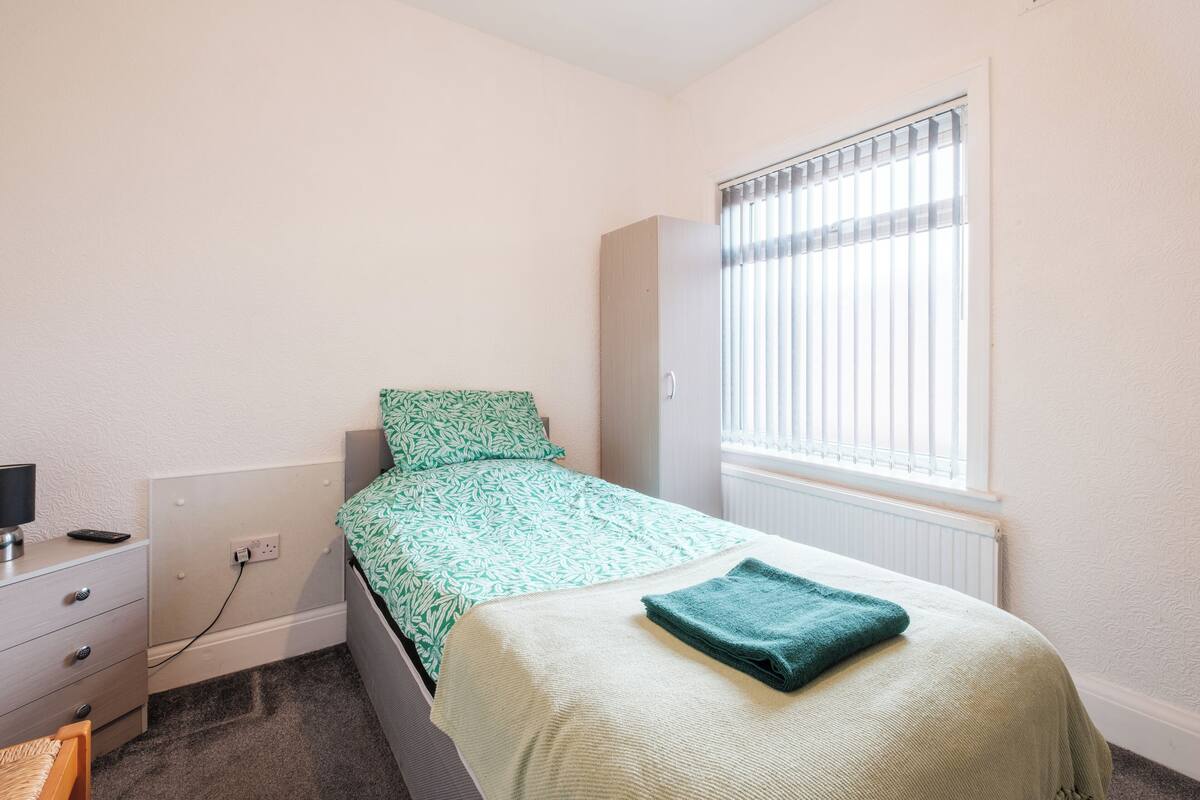 Standard Single Room, 1 Single Bed (Shared Bathoom)