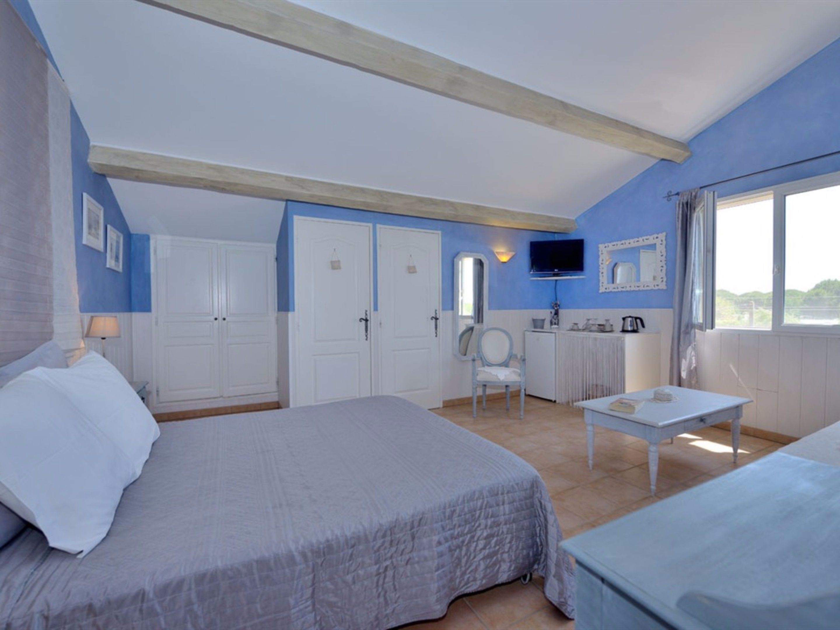 بديكورات فريدة لكل غرفة وطراز فريد لكل وحدة وواي فاي مجانًا