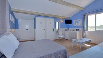 Quarto triplo premium (Jasmin) | 1 quarto, individualmente decorados, individualmente mobiliados