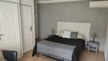 Superior tweepersoonskamer (Mandarine) | Individueel gedecoreerd, individueel gemeubileerd, gratis wifi