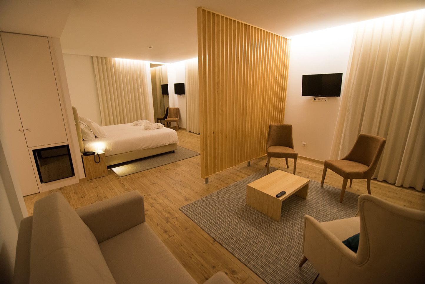 family suite, 1 bedroom, non smoking, air conditioning | minibar, in-room safe, desk, blackout curtains