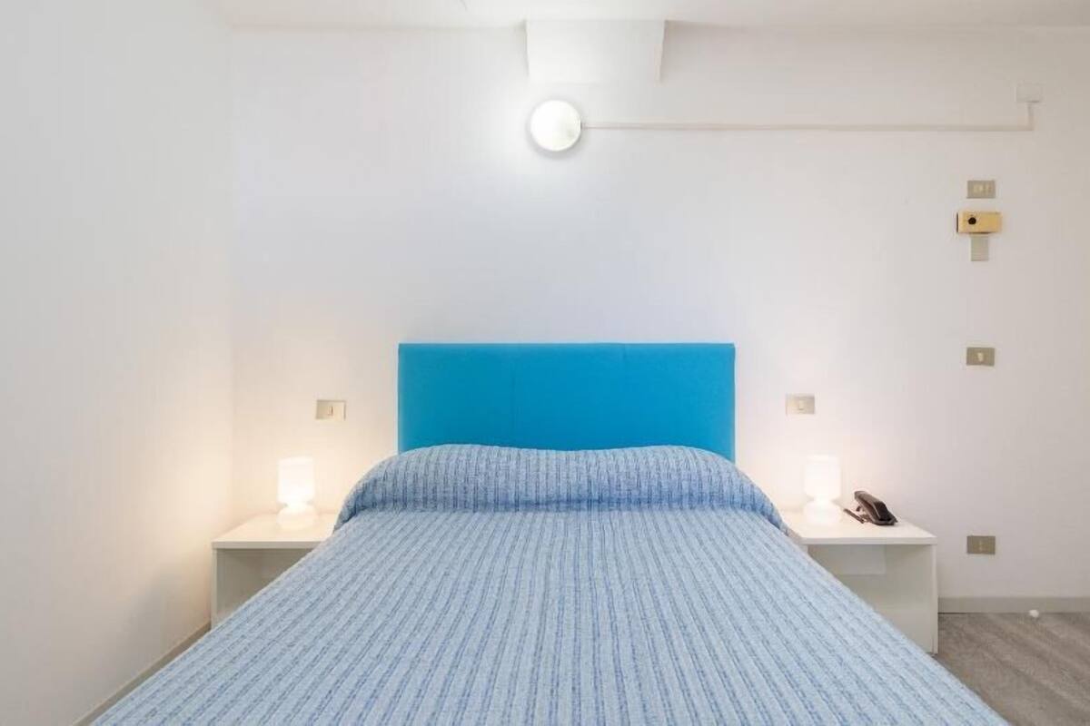 Economy Single Room, 1 Twin Bed | 1 bedroom, pillowtop beds, minibar, in-room safe