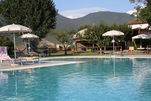 Outdoor pool, pool loungers
