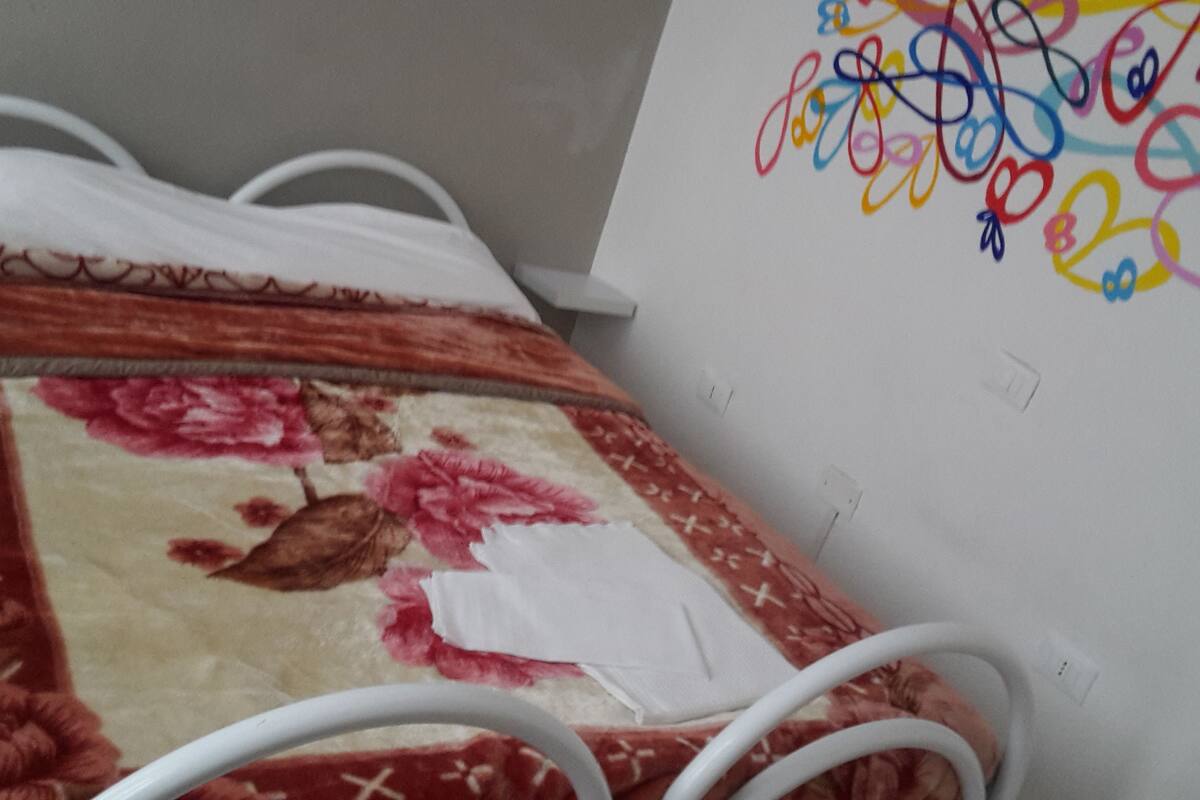 Desk, rollaway beds, free WiFi