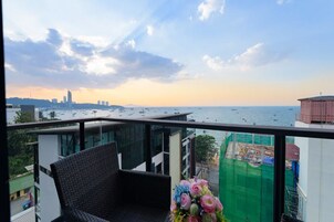 Deluxe Ocean View, Balcony | Balcony