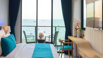 Deluxe Ocean View, Balcony | 房內夾萬、書桌、免費 Wi-Fi