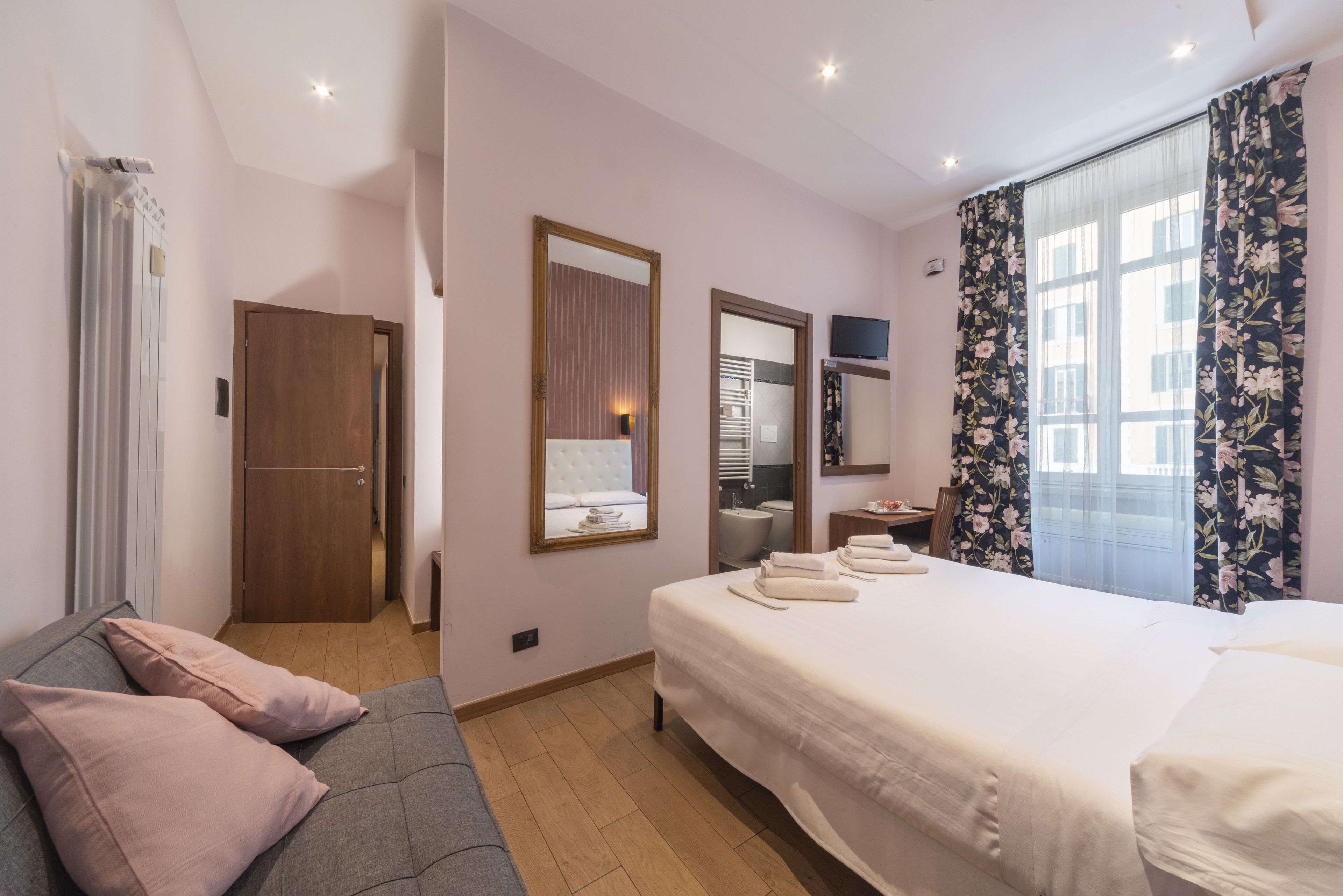 Standard Triple Room, Ensuite | In-room safe, desk, laptop workspace, iron/ironing board
