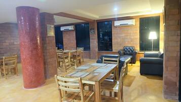 Sarapan Ala Inggris setiap hari (THB 100 per orang)