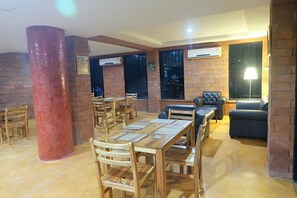 Petit déjeuner anglais (100 THB par personne)